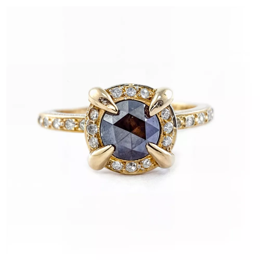 Anillo en oro rosa con diamante Fancy Brownish Red (Desplaza visualmente: 0.780 ct).