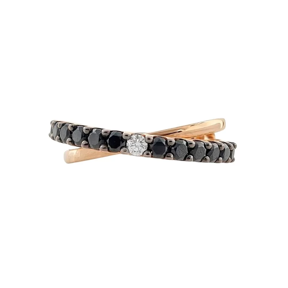 Anillo en oro rosa con diamantes Fancy Black talla brillante y diamante talla brillante.