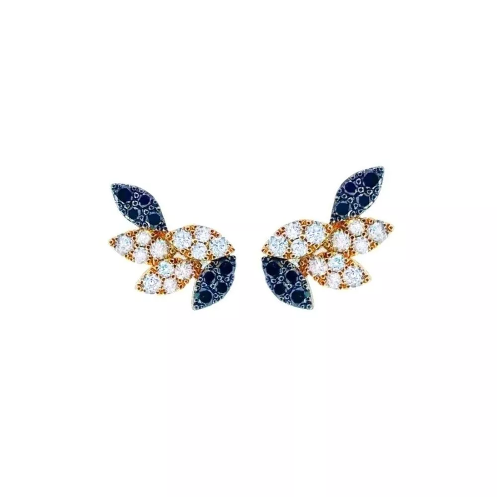 Aros en oro rosa con diamantes Fancy Black talla brillante y diamantes talla brillante.