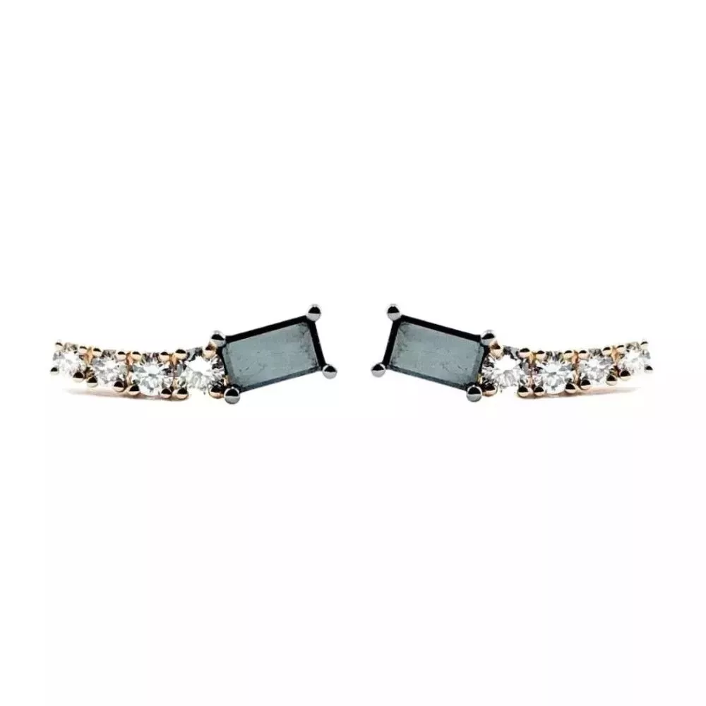 Aros en oro rosa con diamantes Fancy Black talla brillante y diamantes talla brillante.