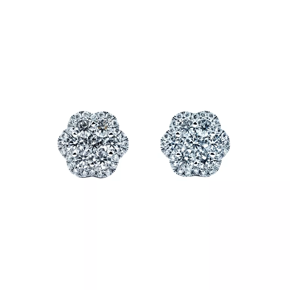 Aros en oro blanco con diamantes talla brillante.
