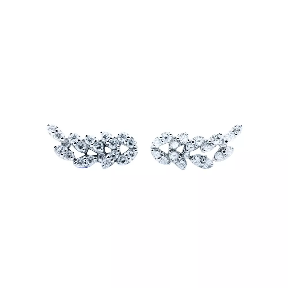 Aros en oro blanco con diamantes en talla brillante.