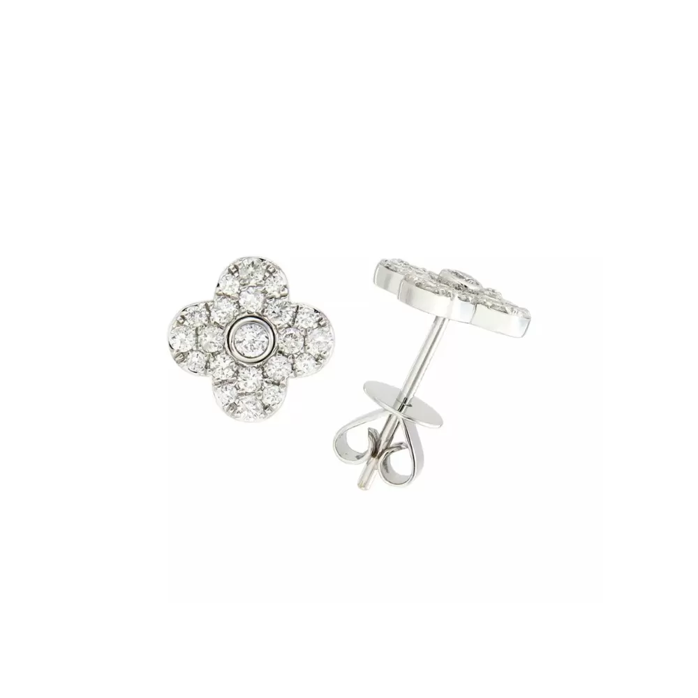 Aros en oro blanco con diamantes talla brillante.