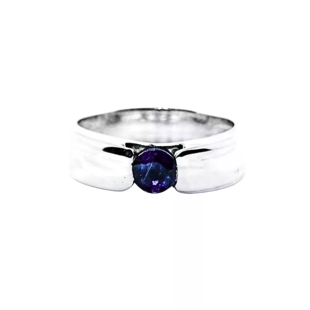 Anillo en oro blanco con zafiro talla brillante (0.7 ct).