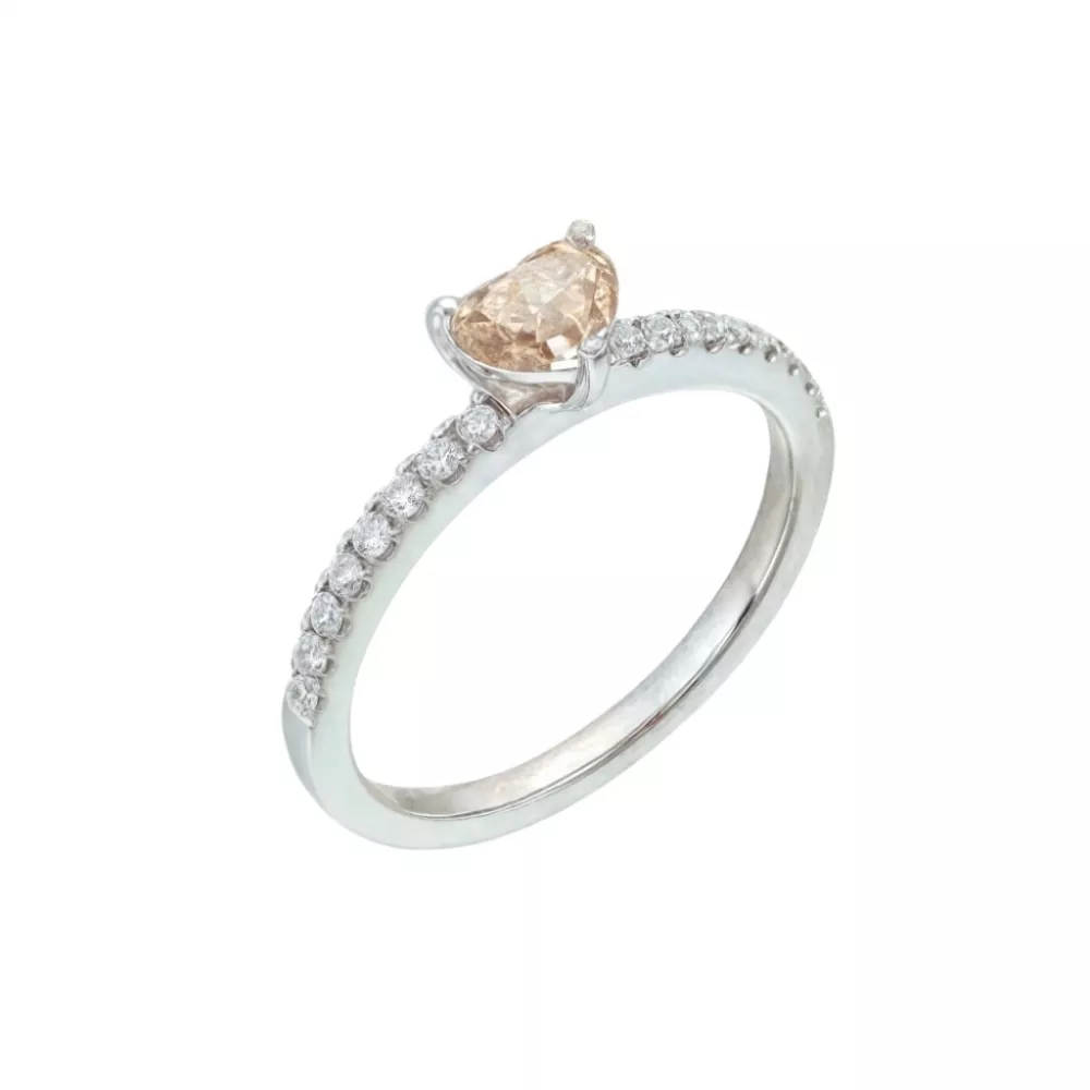 Anillo de Compromiso en oro blanco con diamante Fancy Yellowish Brown talla corazón (0.42 ct, pureza I1).