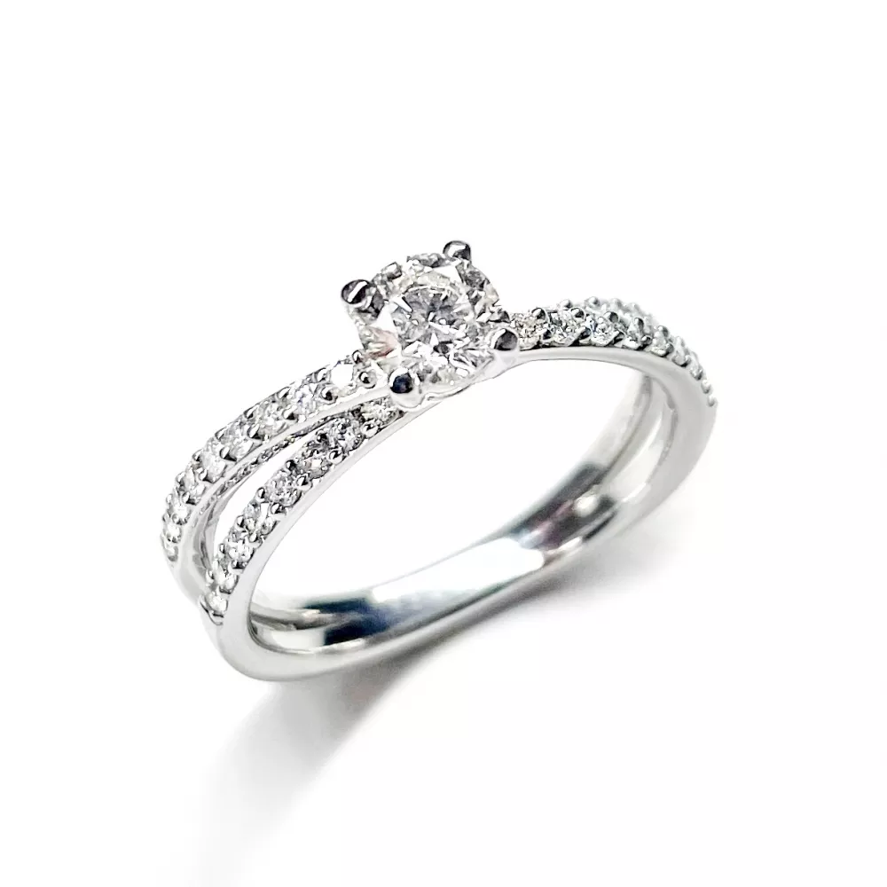 Anillo de Compromiso en oro blanco con diamante talla brillante (0.44 ct, color H, pureza VS2)