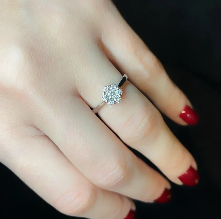 Engagement ring in white gold set with brilliant-cut diamonds (0.43 ct, color G, pureza VS).