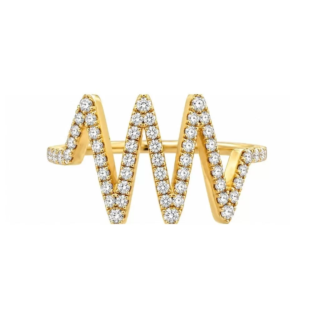 Anillo en oro amarillo con diamantes talla brillante.
