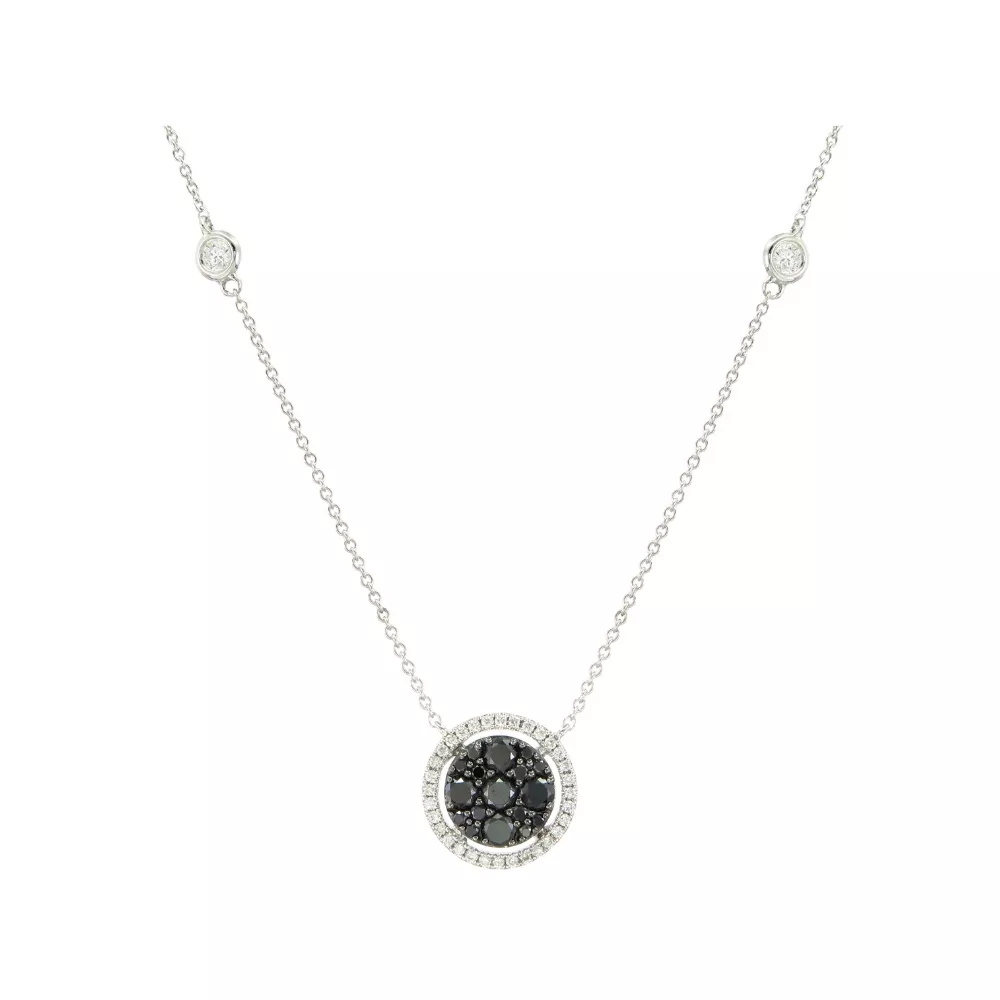 Collar en oro blanco con Fancy Black talla brillante y diamantes incoloros talla brillante.