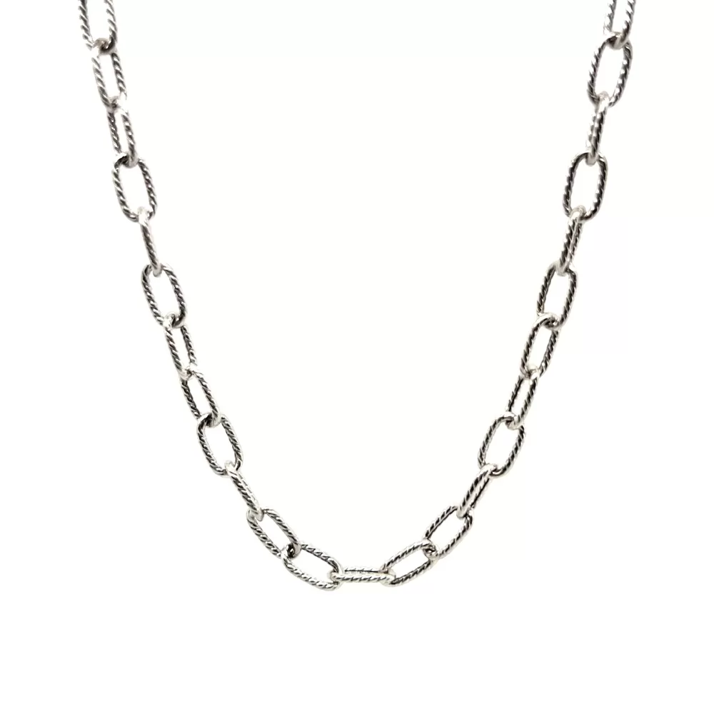 Chain in white gold.