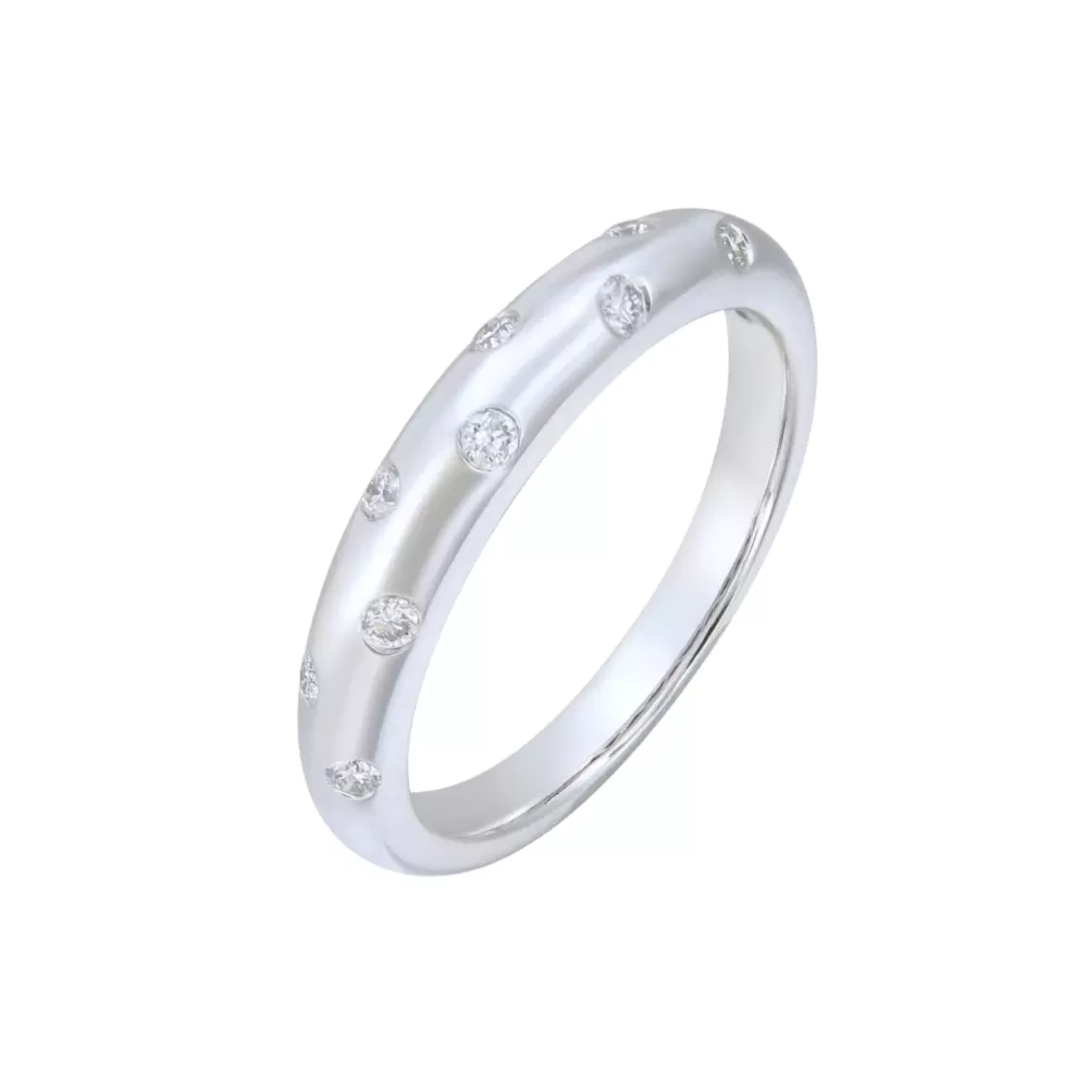 Ring in white gold set with brilliant-cut diamonds.