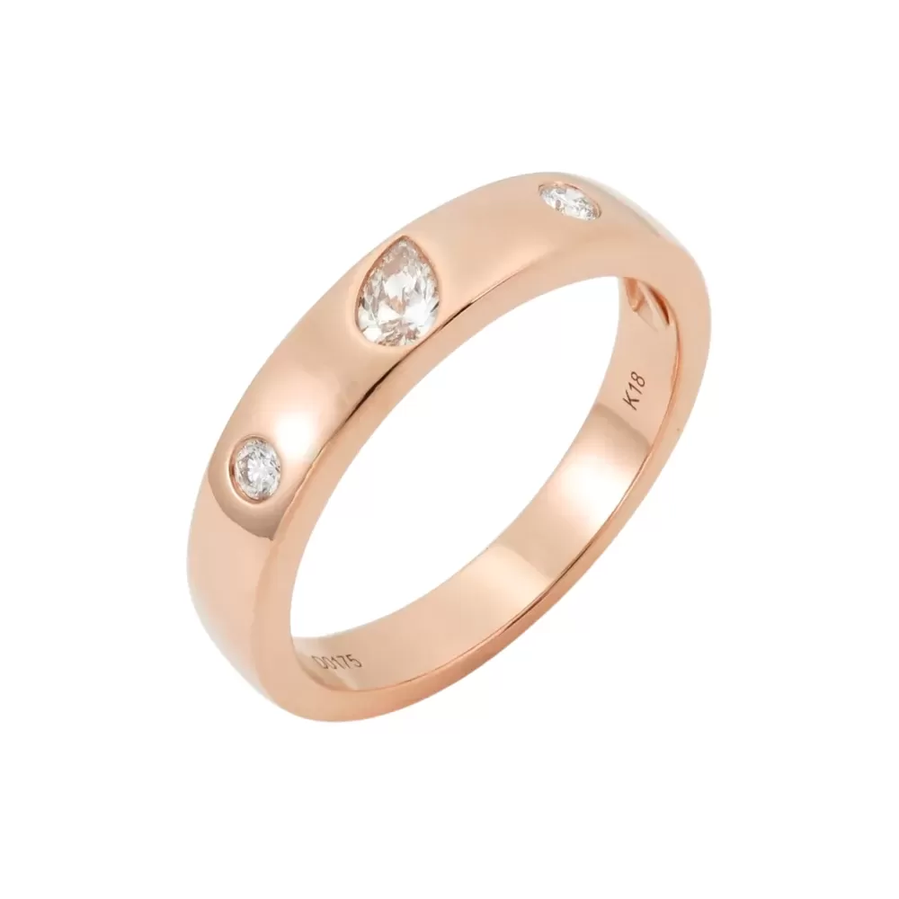 Ring in rose gold set with brilliant-cut and pear-cut diamonds.