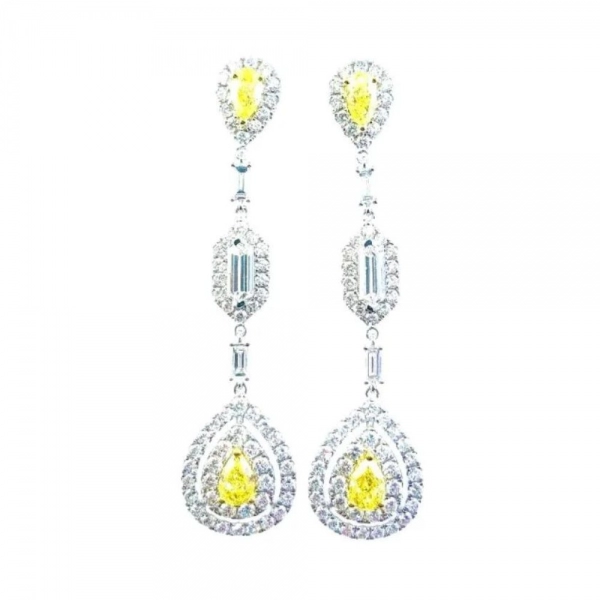 Earrings in white gold set with teardrop-cut Fancy Yellow diamonds (Total 2.453 ct.)
