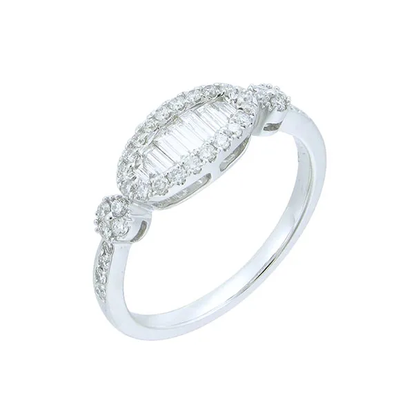 Ring in white gold set with baguette-cut and  brilliant-cut diamonds.