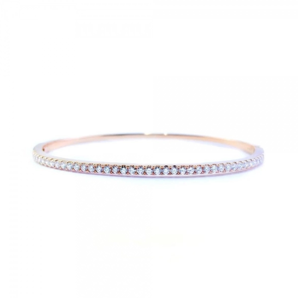 Bracelet in rose gold set with brilliant-cut diamonds.